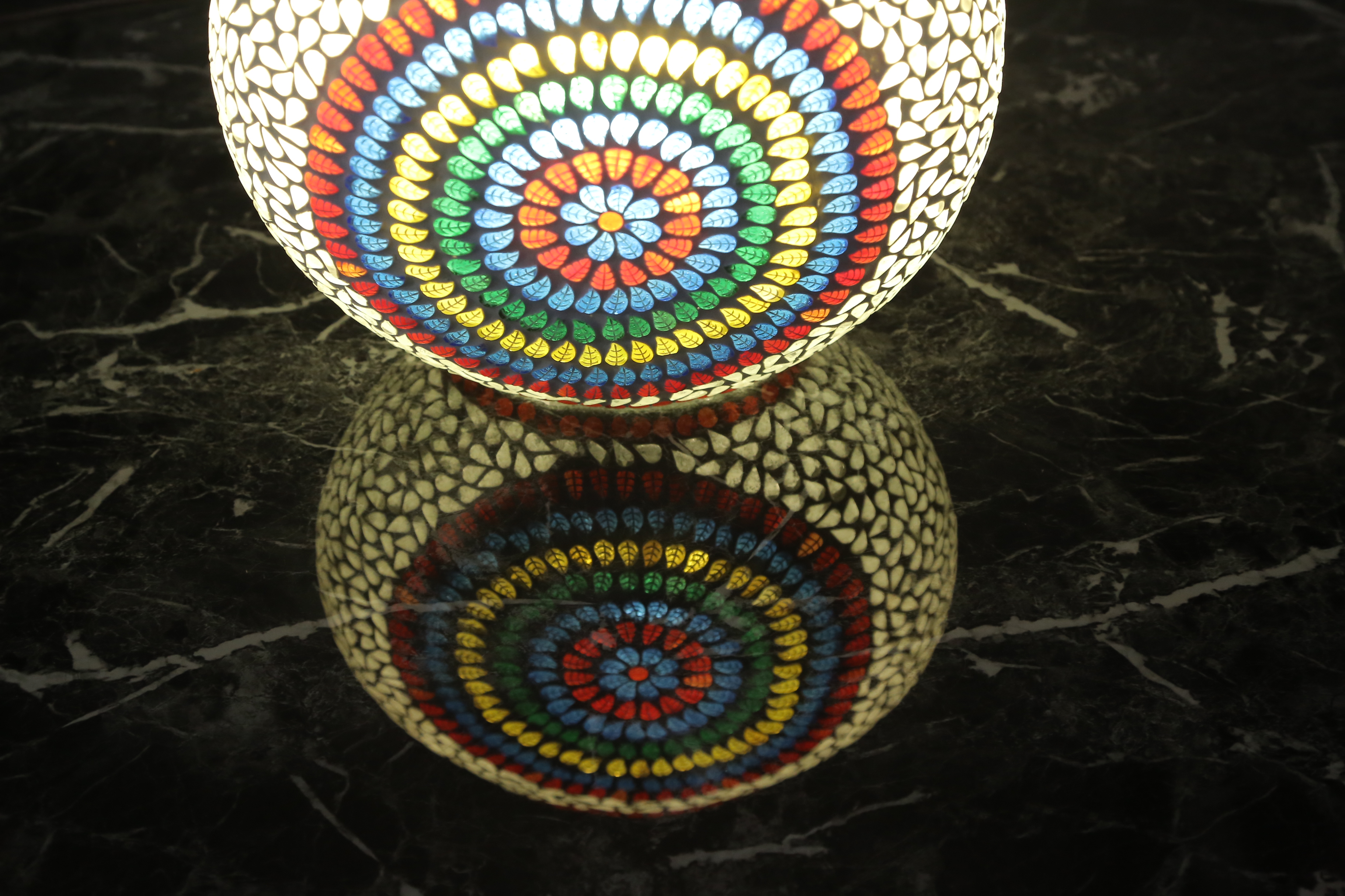 Purse_mosaic_lamp